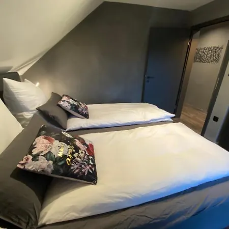 W-8 - Moderne Mit Viel Charme & Spektakulaerem Blick Sandebeck